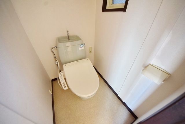 トイレ　★温水洗浄便座付きのトイレです★