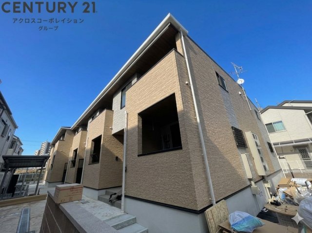 建物外観　防犯カメラ付きでセキュリティ面も安心です。