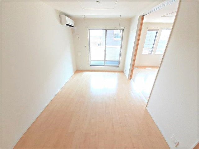 リバーサイド コッティ Iの居間写真