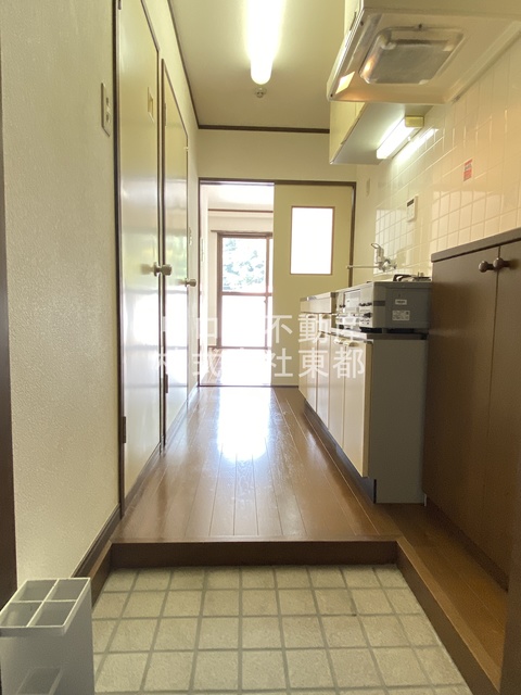 玄関　下駄箱がついているので、片付いた玄関をキープできます！