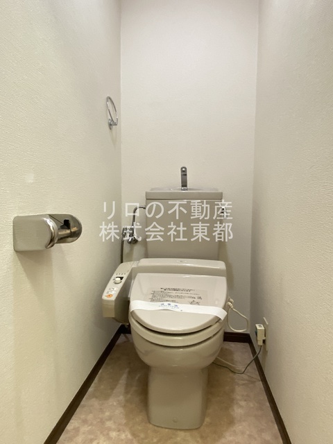トイレ　洗浄・暖房便座付です！