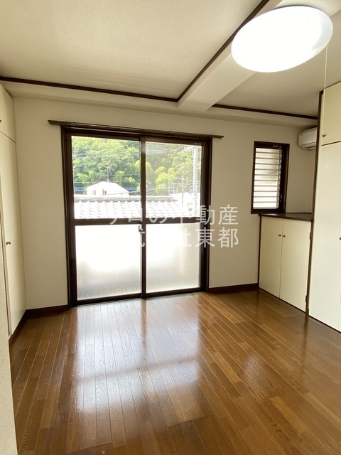 居室・リビング　南向きで日当たり良好なお部屋！暖かな日差しが入ります♪