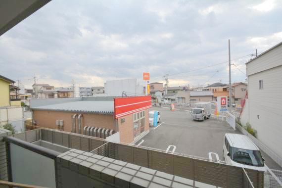 眺望　この見晴らしが明るいお部屋を作ってますよ。