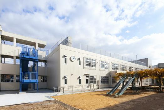 小学校　東大阪市立長瀬北小学校（小学校）まで214m