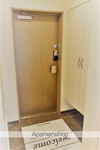 地下鉄桜通線 丸の内駅 徒歩7分 10階建 築10年の玄関写真
