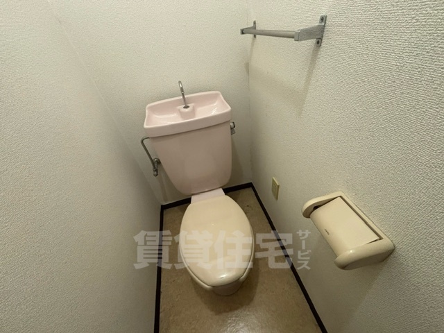 阪急宝塚線 三国駅 徒歩8分 6階建 築36年のトイレ写真