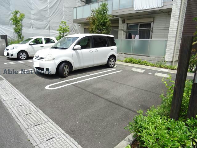 駐車場　駐車場