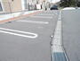 駐車場　駐車場は全て並列です。