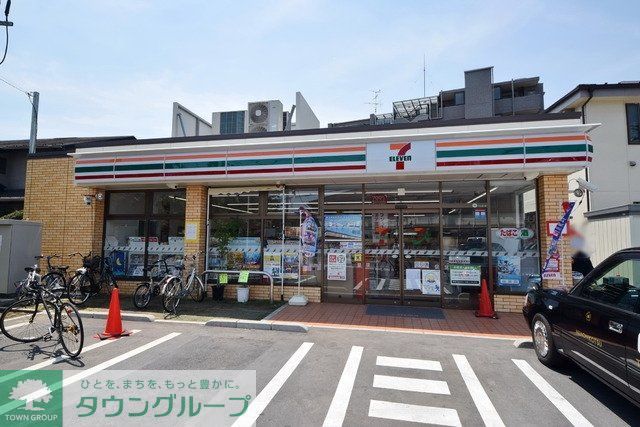 コンビニ　セブンイレブン（コンビニ）まで220m