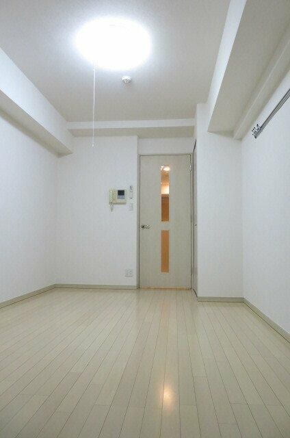 都営三田線 三田駅 徒歩6分 11階建 築22年の居間写真