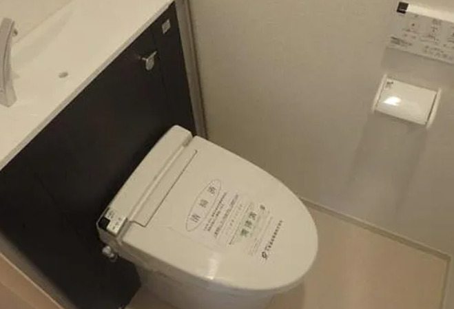 トイレ　温水洗浄便座