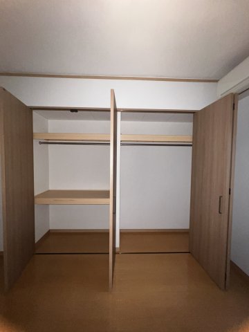 収納　エントランスです