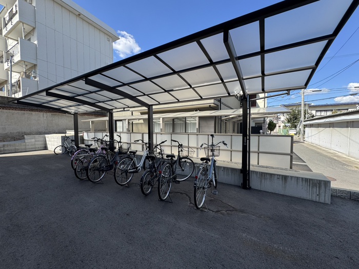 建物外観　建築中