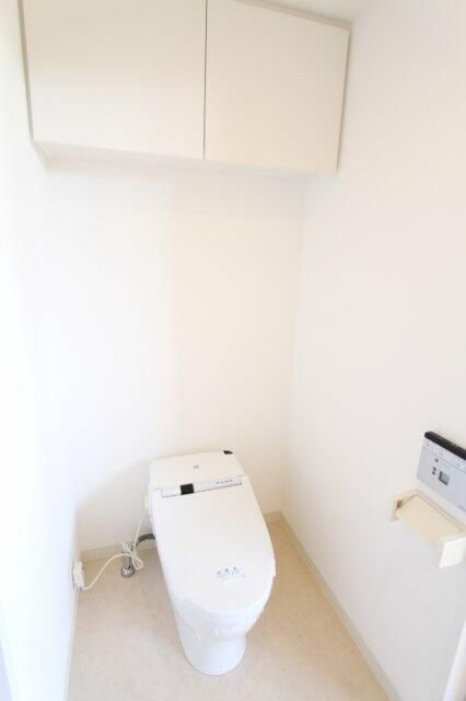 プラウドフラット新宿御苑のトイレ写真