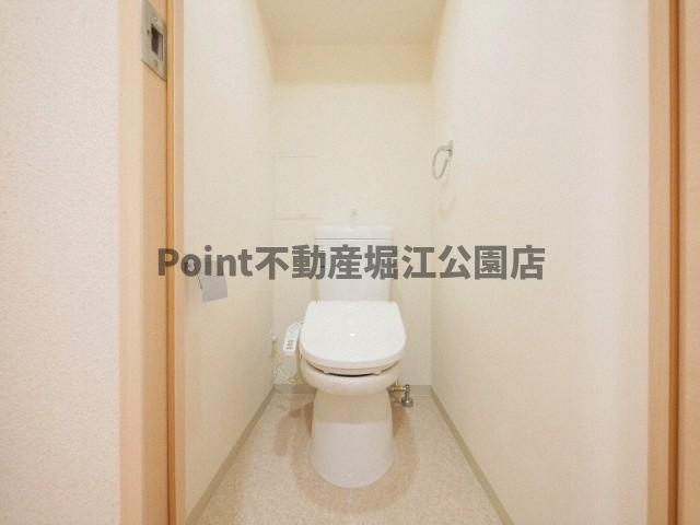 地下鉄御堂筋線 東三国駅 徒歩4分 9階建 築14年のトイレ写真