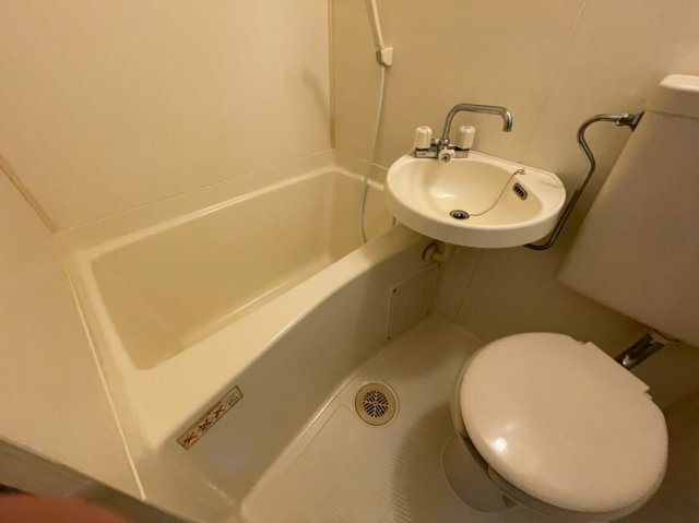 トイレ　(参考)同マンション他部屋の写真