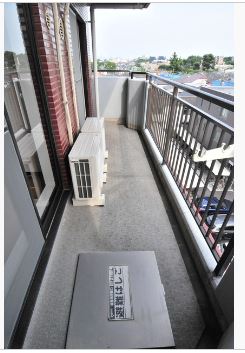 バルコニー　*同物件、別部屋の写真です