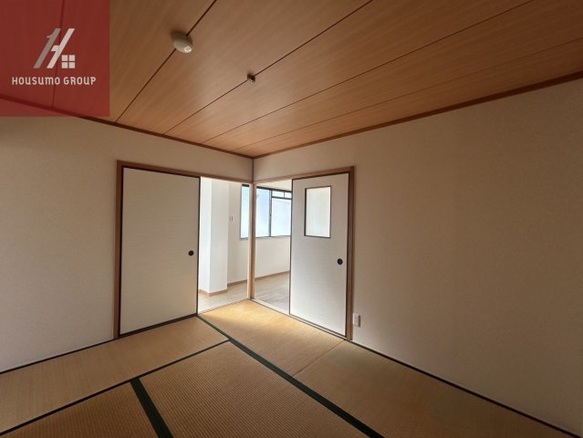 その他部屋・スペース　開放的な寝室です