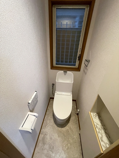 車庫付3LDK戸建 Oのトイレ写真
