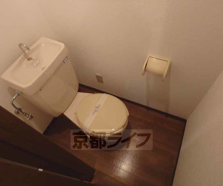 近鉄京都線 山田川駅 徒歩59分 2階建 築32年のトイレ写真