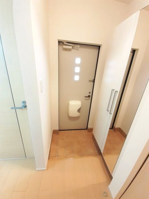 ＪＲ芸備線 戸坂駅 徒歩17分 2階建 築13年の玄関写真