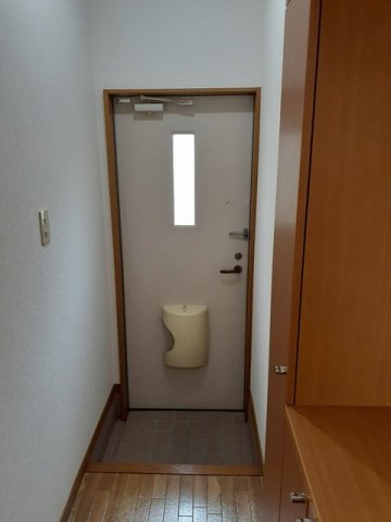 玄関　シューズボックス付きの玄関です★
