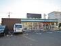 コンビニ　ファミリーマート滝山中央通り店（コンビニ）まで389m