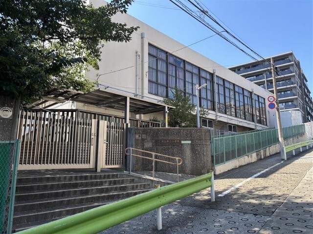 小学校　大田区立馬込第三小学校（小学校）まで856m