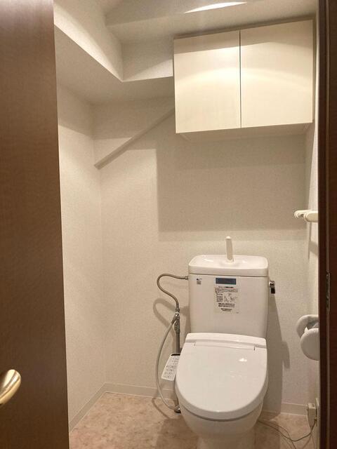 トイレ　※写真は同タイプ住戸です。