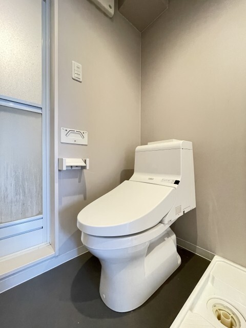 熊本電気鉄道 藤崎宮前駅 徒歩8分 2階建 築8年のトイレ写真