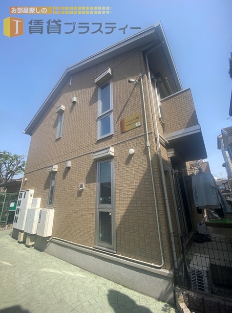 建物外観　落ち着いた住宅街に調和するデザイン。