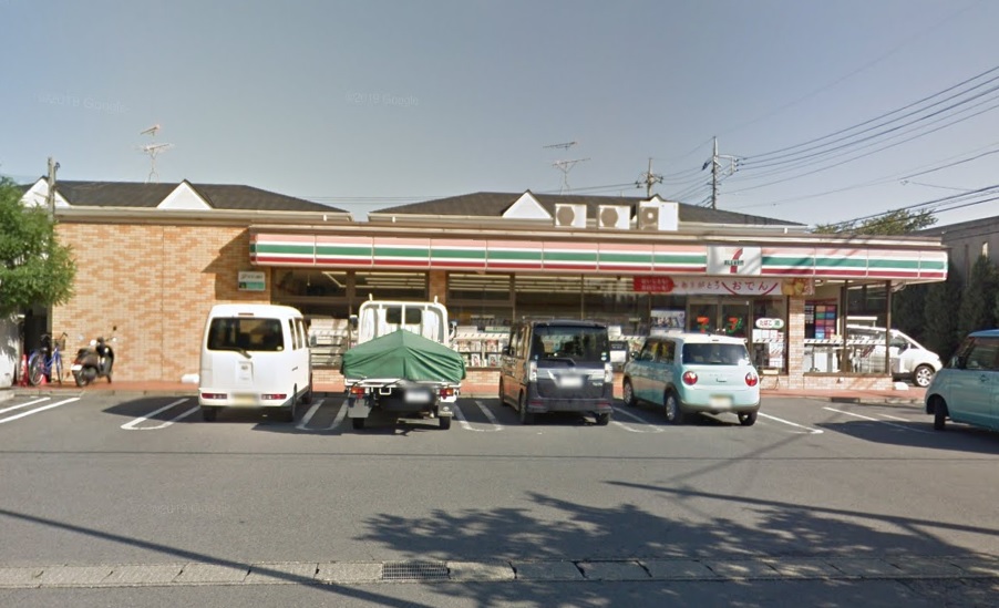 コンビニ　セブンイレブン前橋荒牧町店（コンビニ）まで712m