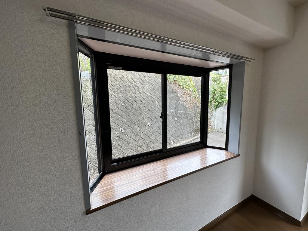 その他　出窓（角部屋のみ）