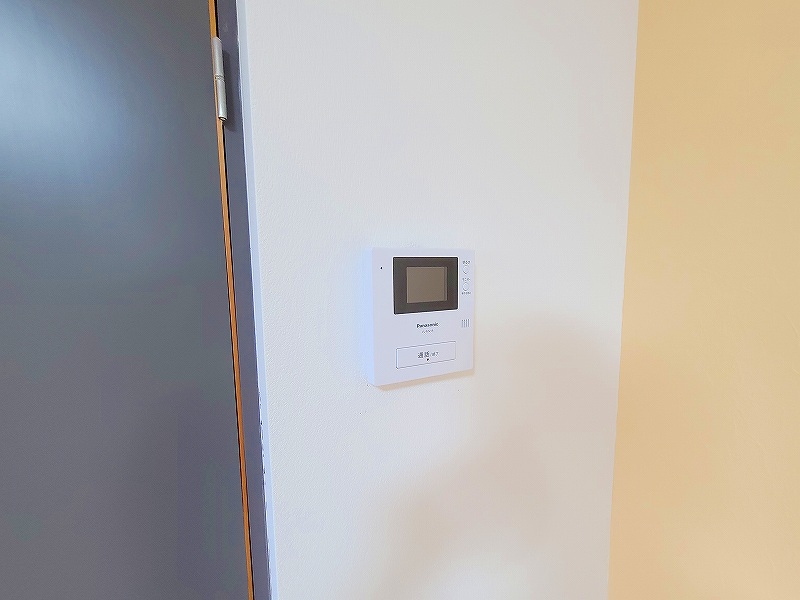 セキュリティ　来客者の確認ができるTVモニターホンが設置されています。