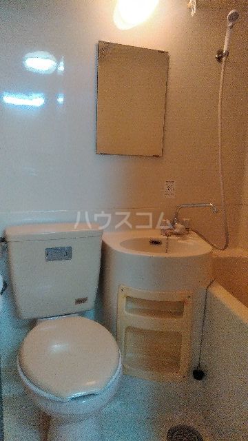 【名古屋市千種区日和町のアパートの洗面設備】