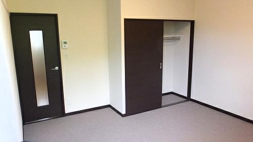 居室・リビング　たっぷり収納のクローゼット完備です。