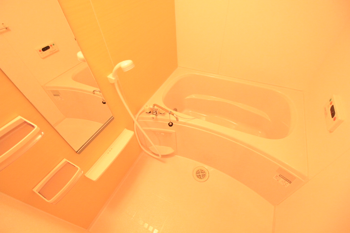 バス・シャワールーム　浴室乾燥機付き☆