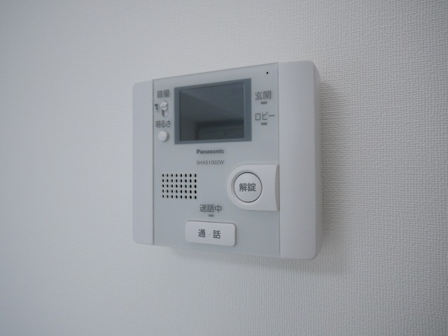 セキュリティ　来客者の確認ができるTVモニターホンが設置されています。