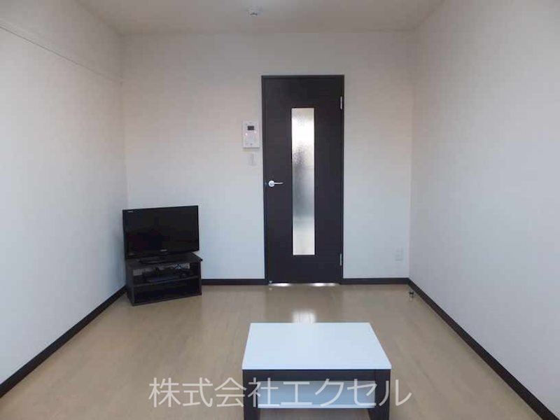 居室・リビング　家具家電付きのお部屋です。