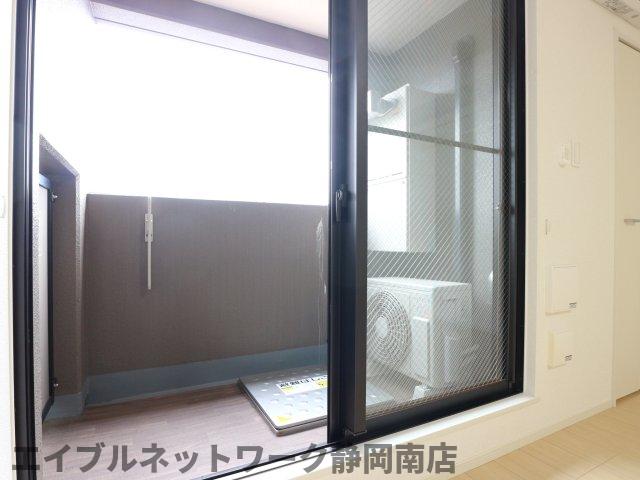 バルコニー　バルコニーがあります