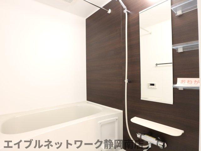 バス・シャワールーム　お風呂で日々の疲れを落としましょう
