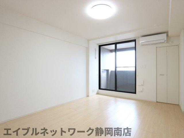 その他設備　こちらの居間で趣味の時間をお楽しみください