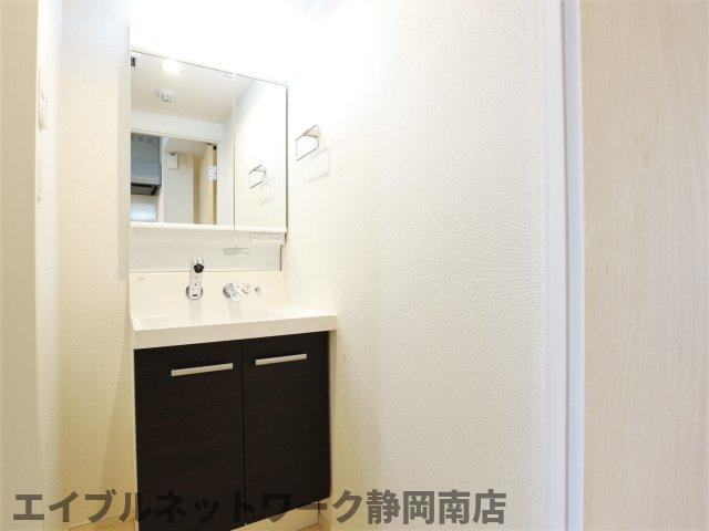 洗面設備　忙しい朝には欠かせない洗面所です