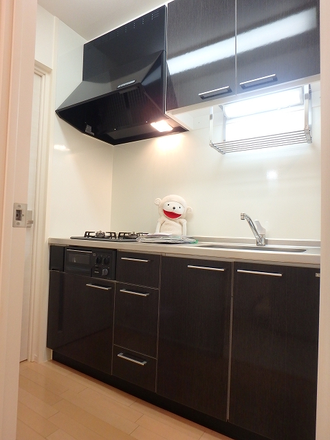 キッチン　◎シックなカラーのシステムキッチン。