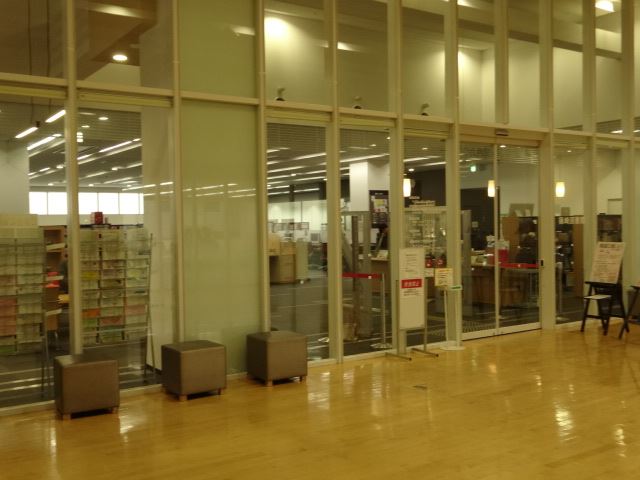 図書館　篠崎図書館（図書館）まで310m