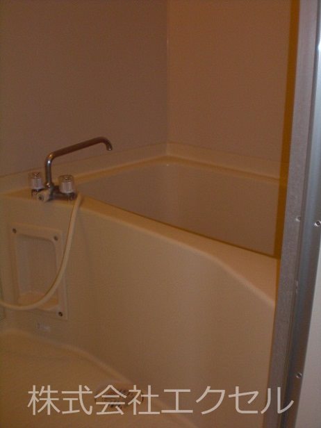 バス・シャワールーム　バストイレ別です。