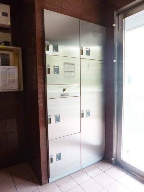 その他共有部分　エントランスに便利な宅配ボックス完備！