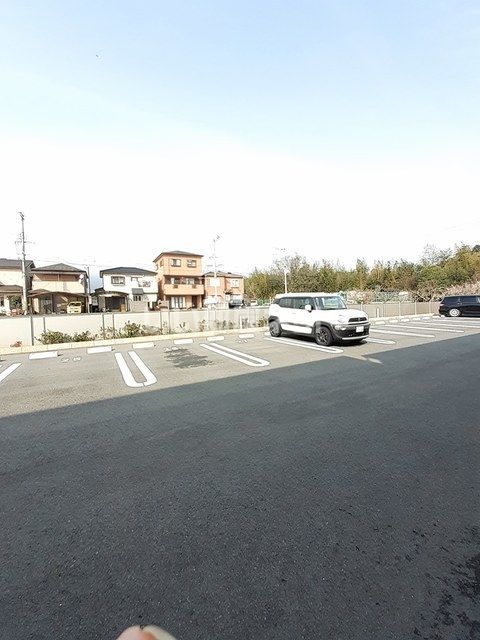 【アップグラン　カセバラ　IIの駐車場】