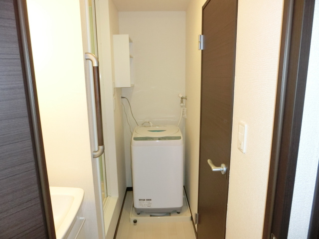その他部屋・スペース　全自動洗濯機付き