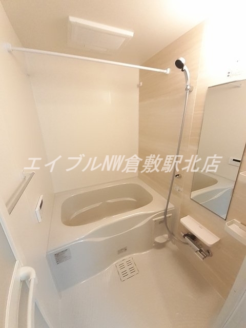 【サンフラット乙島Ｂ棟のバス・シャワールーム】